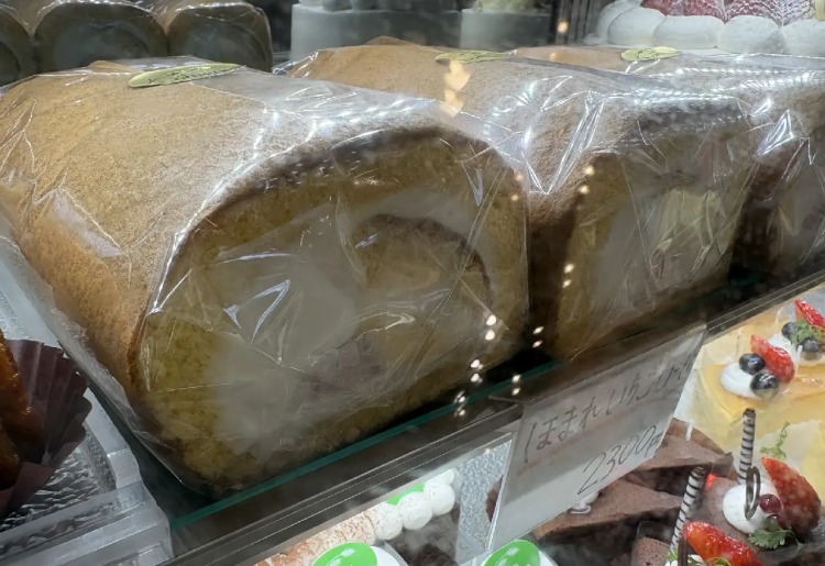 ほまれいちごロール